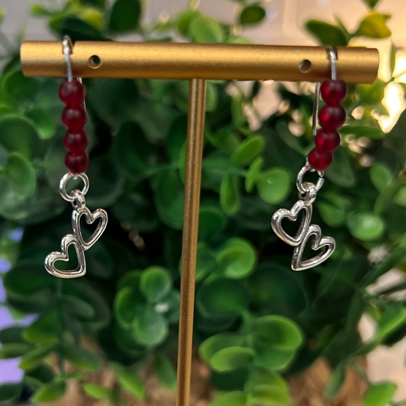 NWOT - Silver Double Heart Dangle Earrings with Burgandy Beads - Picture 4 of 6